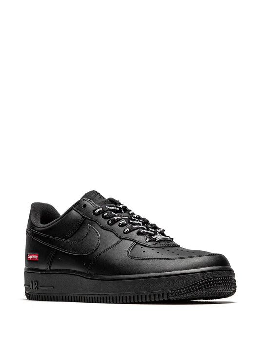 SUPREME X NIKE AIR FORCE 1 TRIPLE BLACK