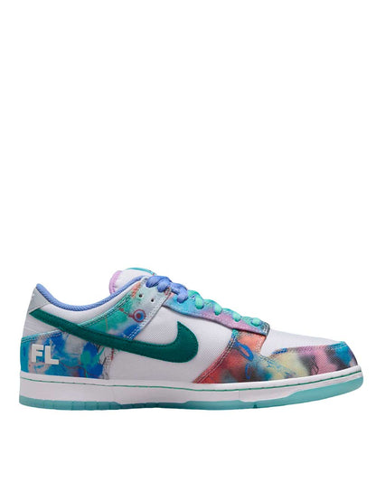 NIKE SB DUNK LOW FUTURA